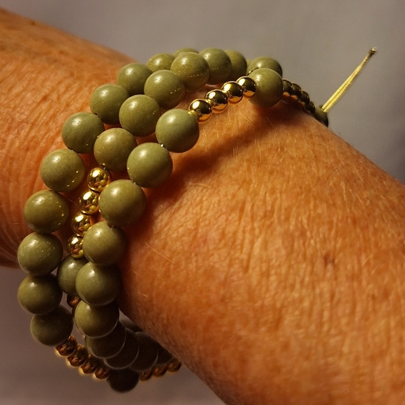 Ireland Made Genuine Connemara Marble Coil Bracelet Green Gold Beads 🇮🇪 NWT - Picture 4 of 8